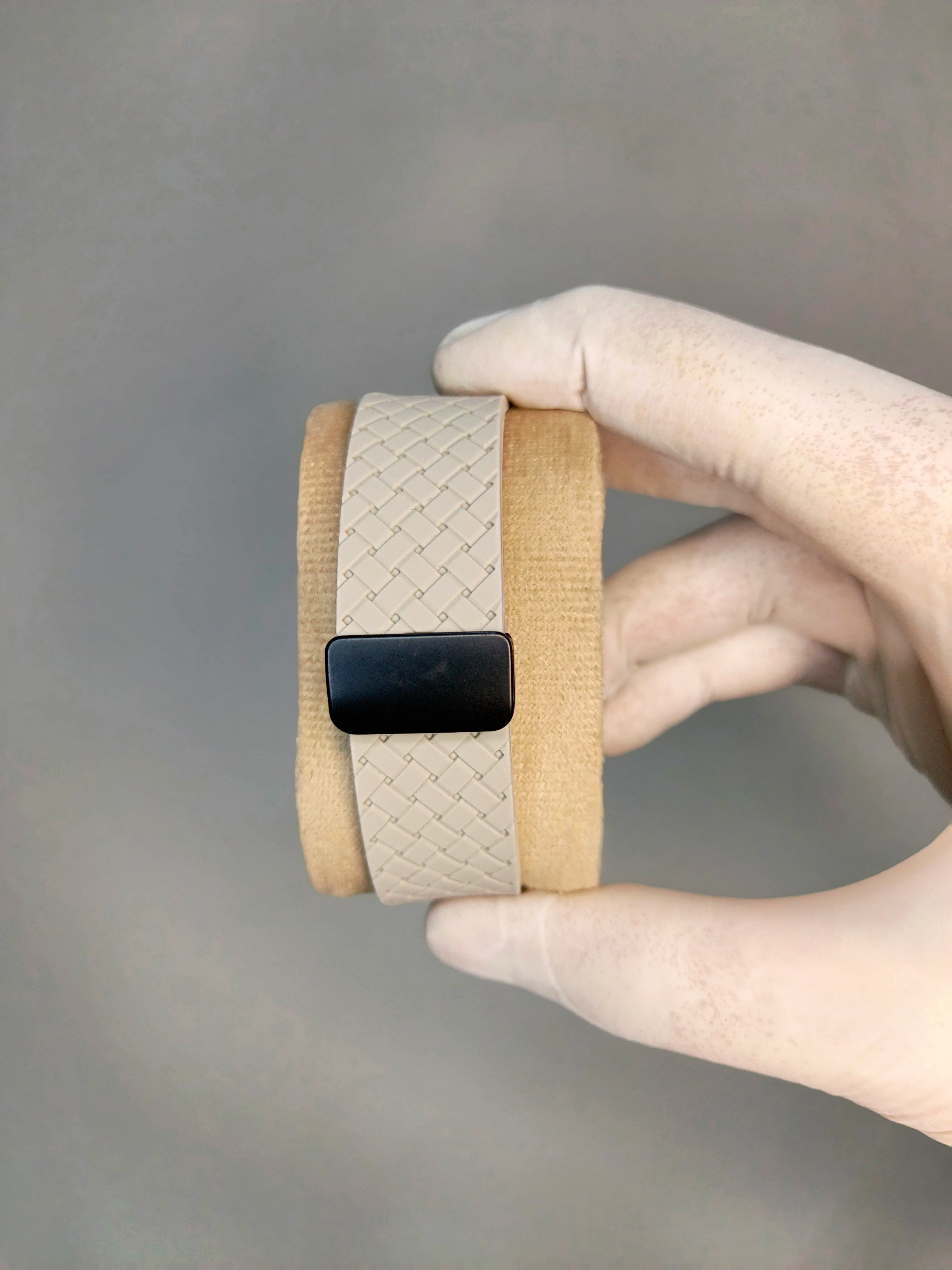 HERYI Silicone Strap Magnetic Lock Watch Gray – AAA Quality