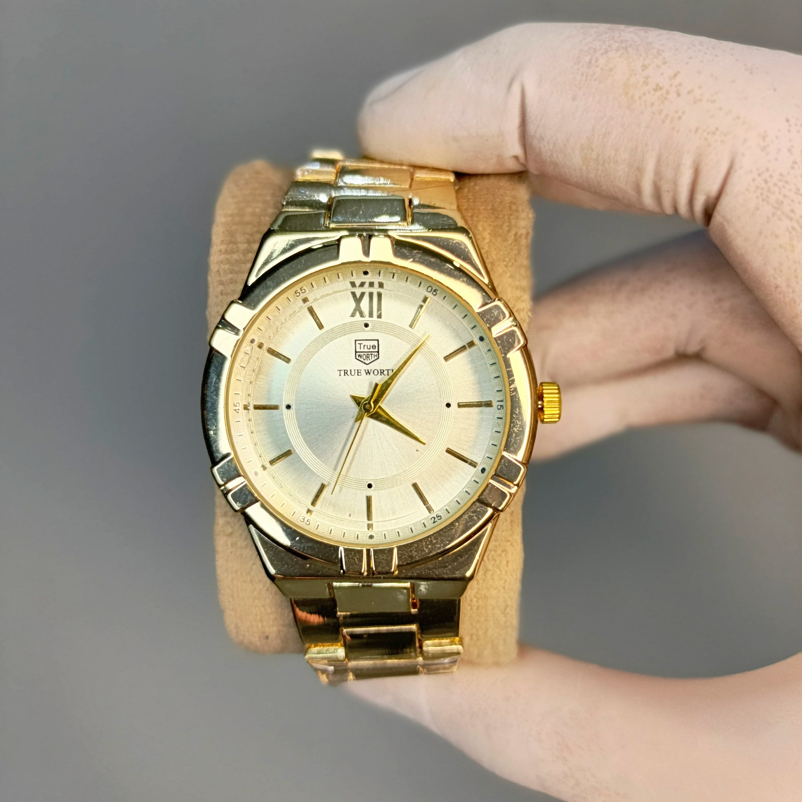 True Worth Luxury Quartz Golden – AAA Quality