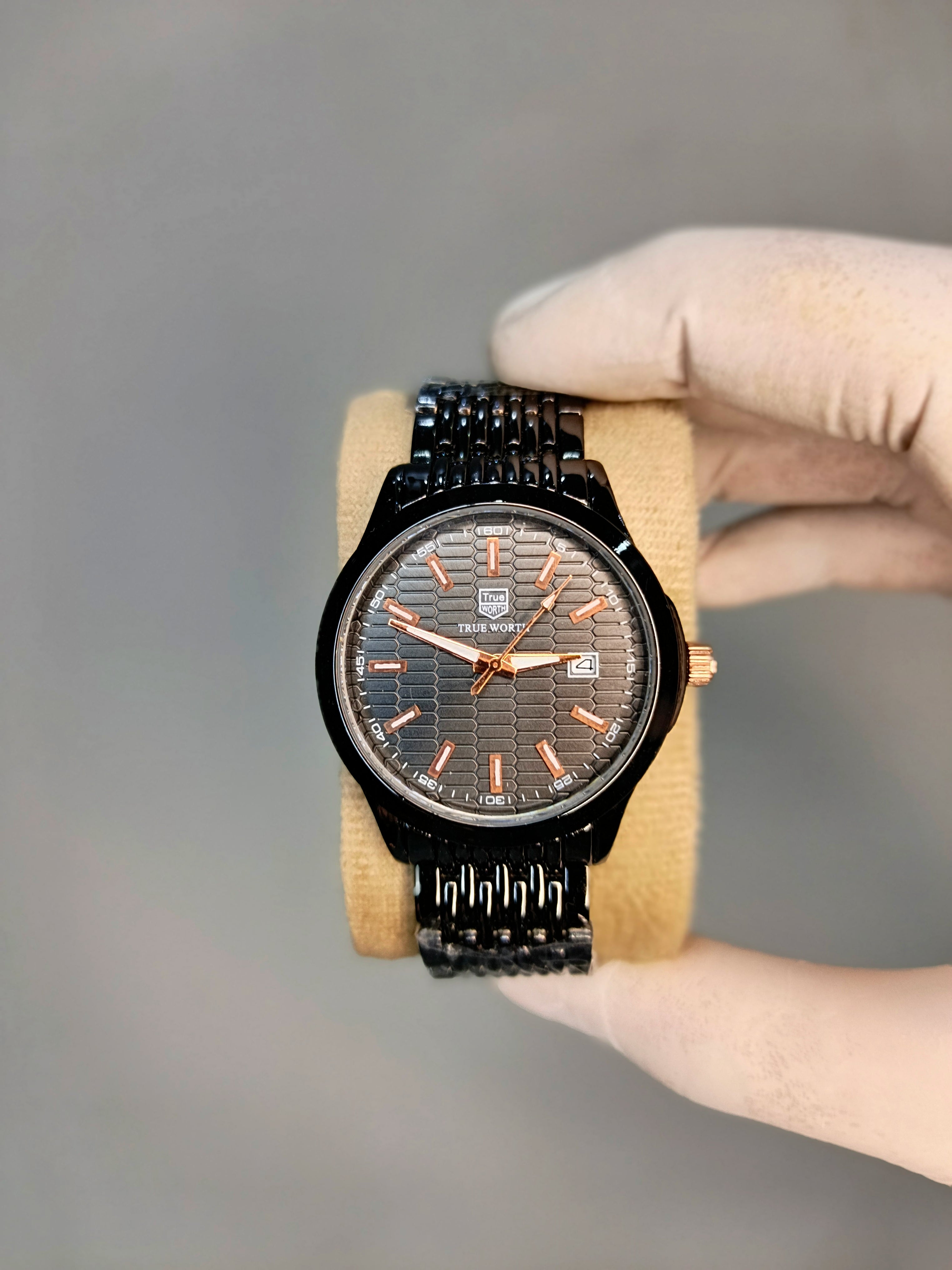 True Worth Obsidian Crown All Black – AAA Quality